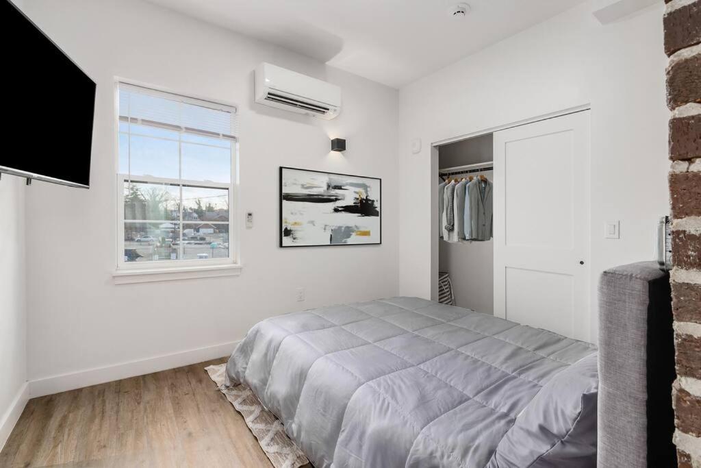 Oasis With Pool Table! Stylish Stay, Pets Allowed! Columbus