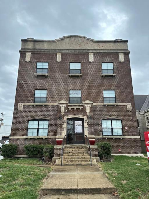 Oasis With Pool Table! Stylish Stay, Pets Allowed! Appartement Columbus